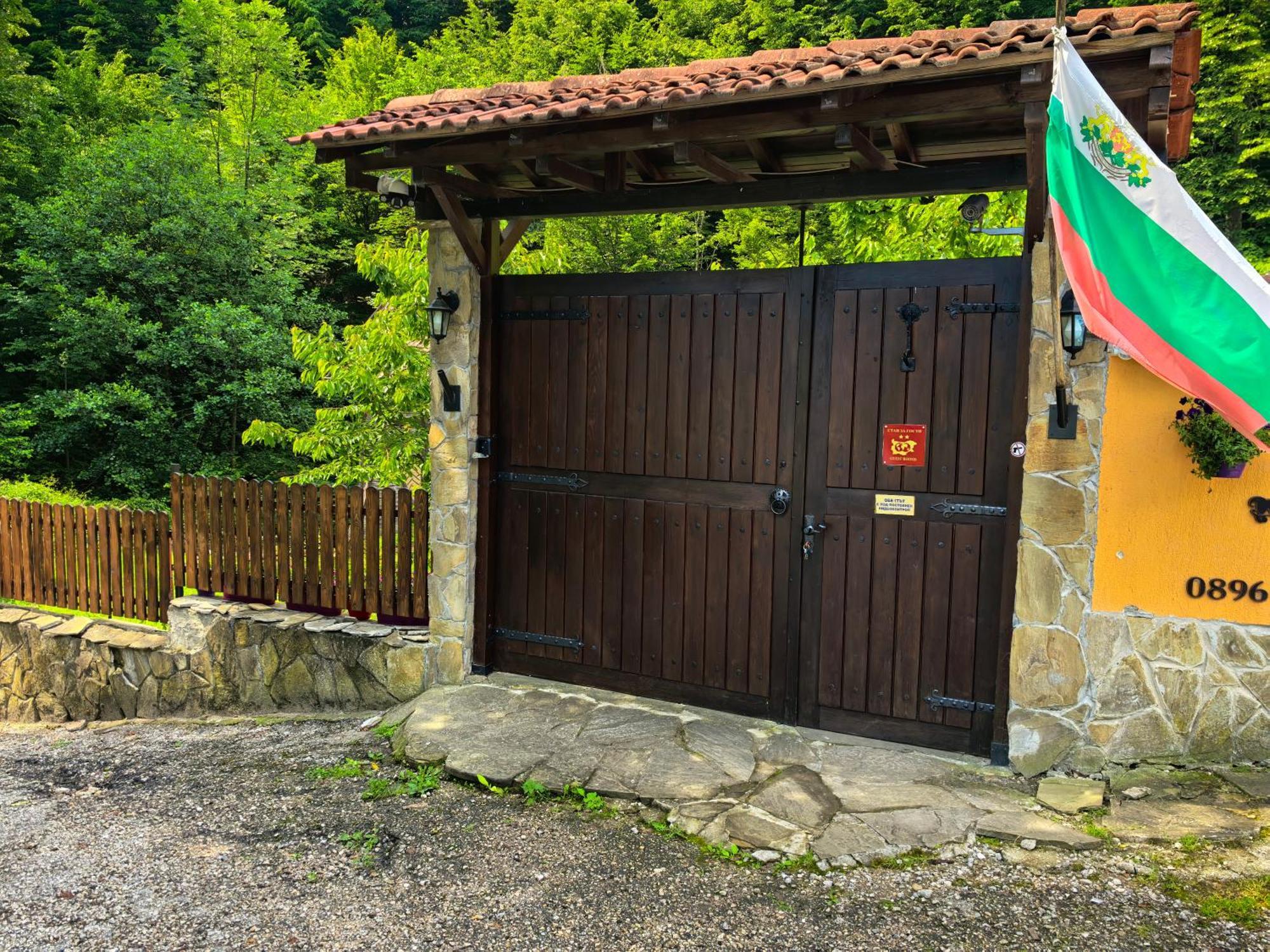 ホテル Къща Цвети-1 Трявна Bangeytsi エクステリア 写真